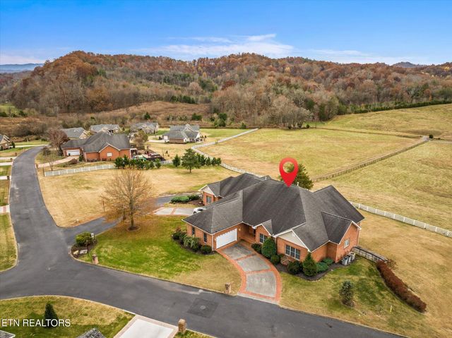 1811 Jordans Creek Way, Sevierville, TN 37876