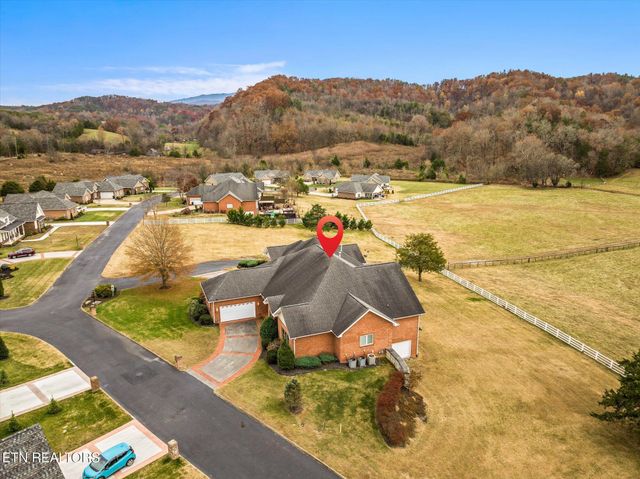 1811 Jordans Creek Way, Sevierville, TN 37876
