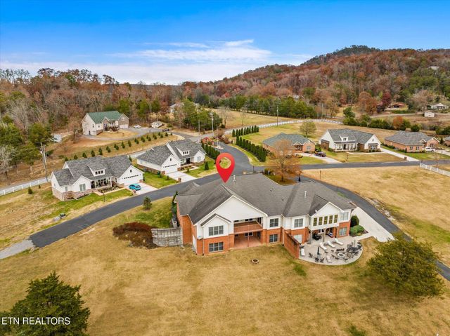 1811 Jordans Creek Way, Sevierville, TN 37876