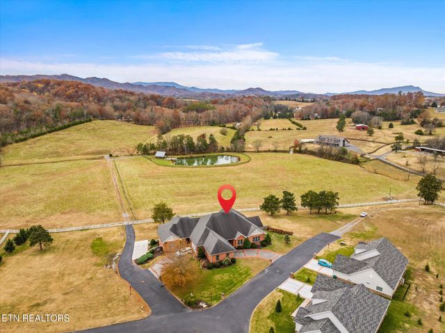1811 Jordans Creek Way, Sevierville, TN 37876