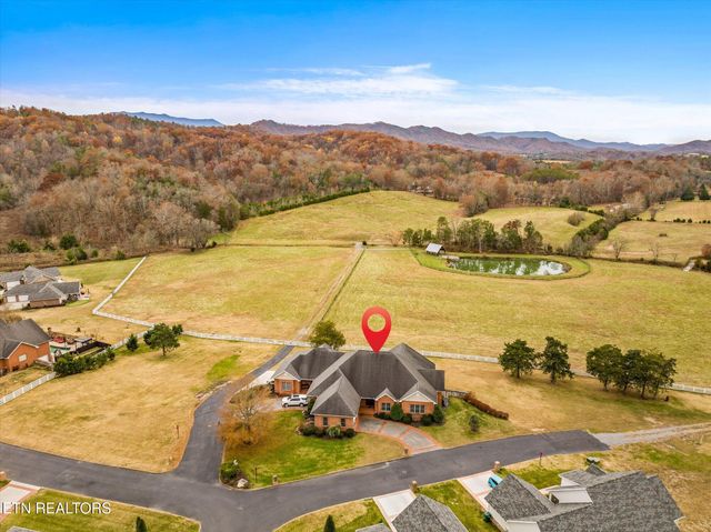 1811 Jordans Creek Way, Sevierville, TN 37876