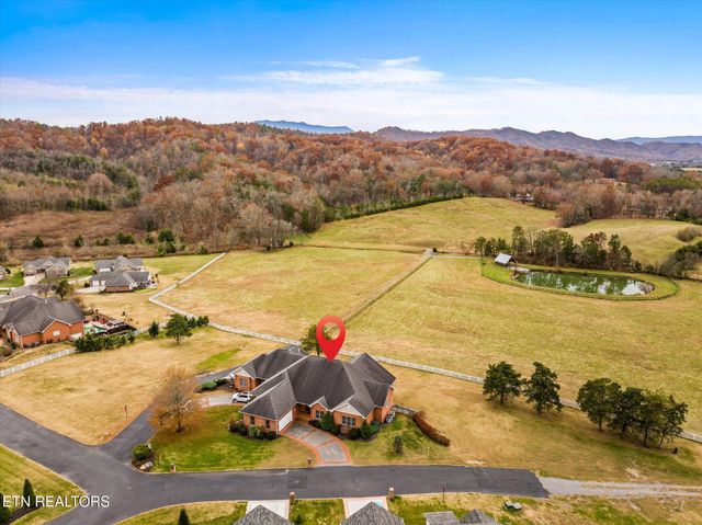 1811 Jordans Creek Way, Sevierville, TN 37876