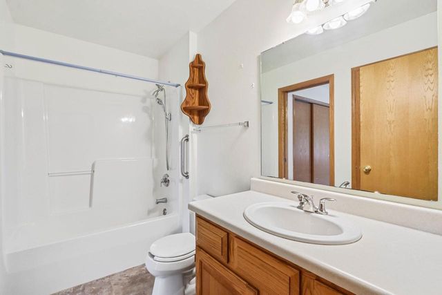 941 Vista Ridge Drive, Mount Horeb, WI 53572