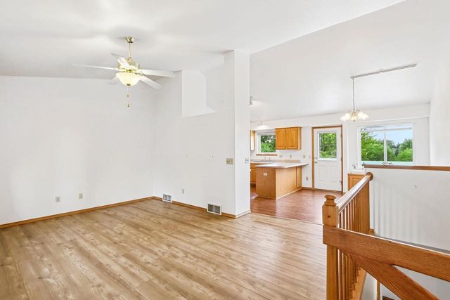 941 Vista Ridge Drive, Mount Horeb, WI 53572
