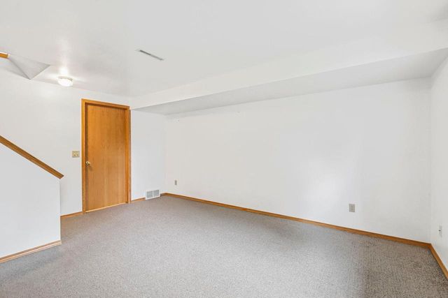 941 Vista Ridge Drive, Mount Horeb, WI 53572