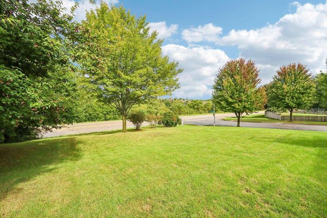 941 Vista Ridge Drive, Mount Horeb, WI 53572
