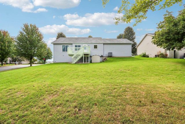 941 Vista Ridge Drive, Mount Horeb, WI 53572