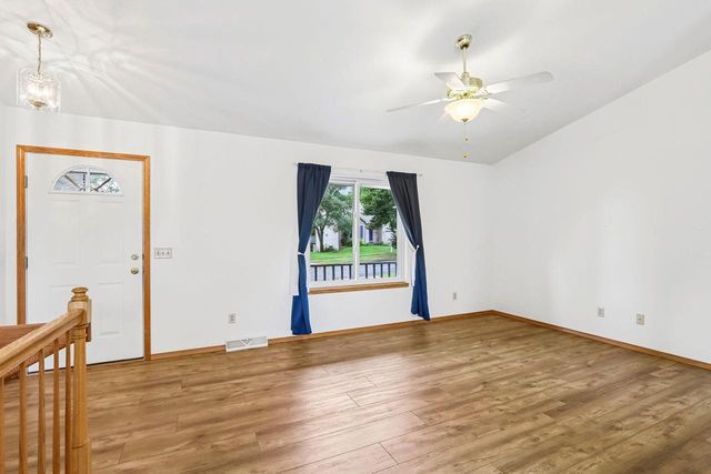 941 Vista Ridge Drive, Mount Horeb, WI 53572