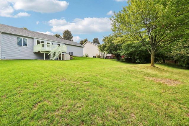 941 Vista Ridge Drive, Mount Horeb, WI 53572