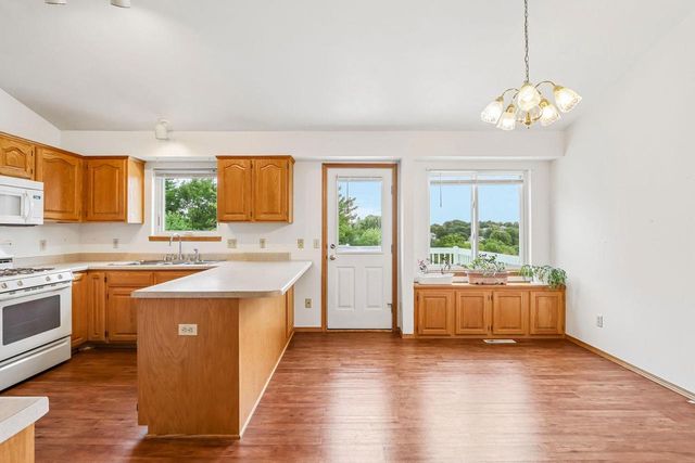 941 Vista Ridge Drive, Mount Horeb, WI 53572