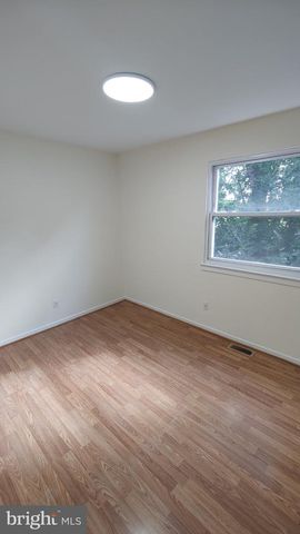 6 BUTTONWOOD RD, Voorhees, NJ 08043