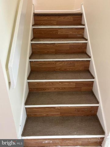 6 BUTTONWOOD RD, Voorhees, NJ 08043