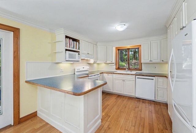 131 Main St, Chelmsford, MA 01863