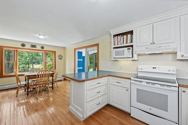 131 Main St, Chelmsford, MA 01863