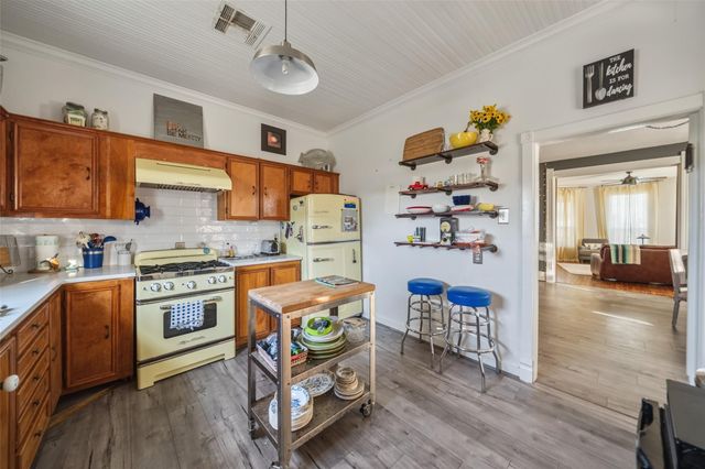 409 Lewis Street, Matagorda, TX 77414