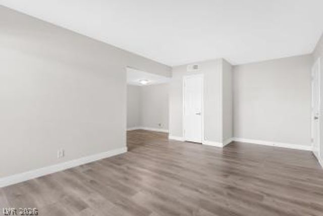 5081 River Glen Drive 125, Las Vegas, NV 89103