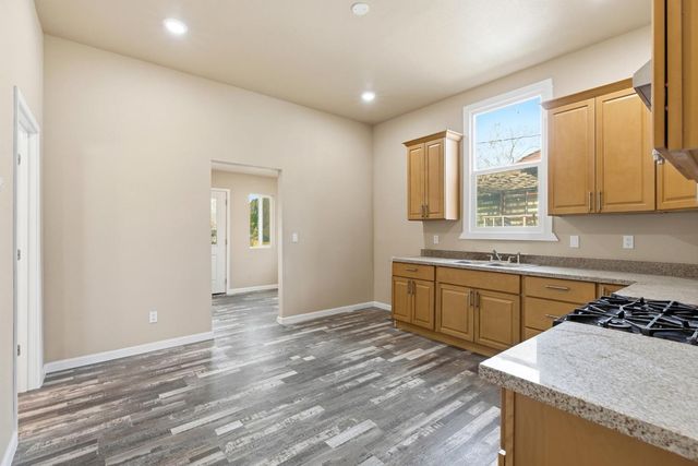 29 S Sierra Nevada St, Stockton, CA 95205