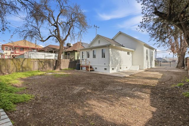 29 S Sierra Nevada St, Stockton, CA 95205