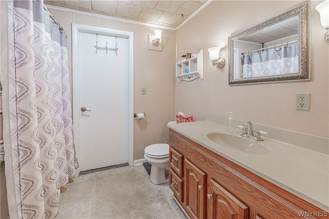 9 Manor Lane, Royalton, NY 14105