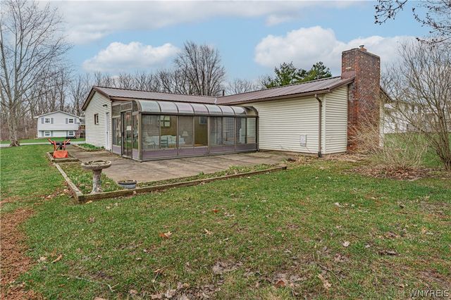 9 Manor Lane, Royalton, NY 14105