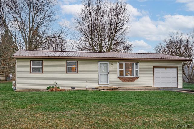 9 Manor Lane, Royalton, NY 14105