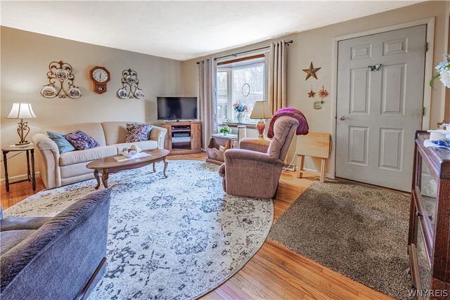 9 Manor Lane, Royalton, NY 14105