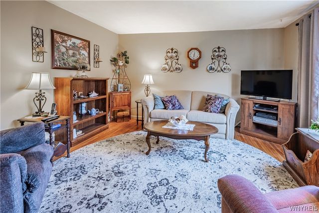 9 Manor Lane, Royalton, NY 14105