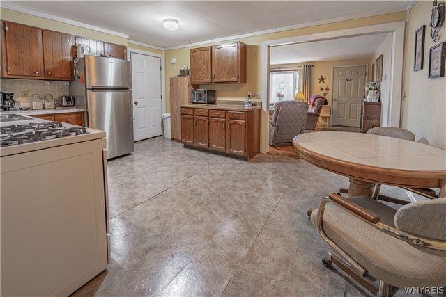 9 Manor Lane, Royalton, NY 14105