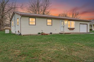 9 Manor Lane, Royalton, NY 14105