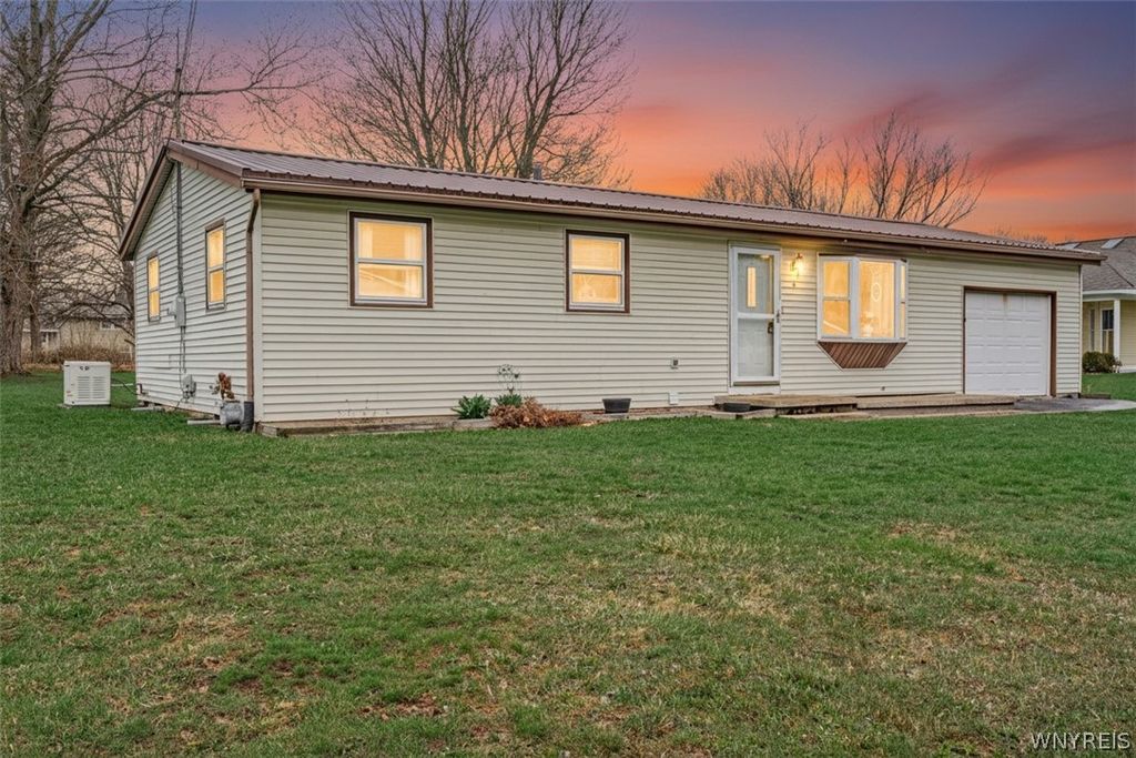 9 Manor Lane, Royalton, NY 14105