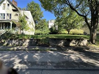 23 Geranium St, Central North Side, PA 15214