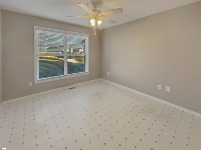 117 Dark Wood Court, Woodruff, SC 29388