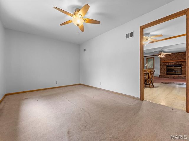 2216 Apple Bud Lane, St Louis, MO 63125