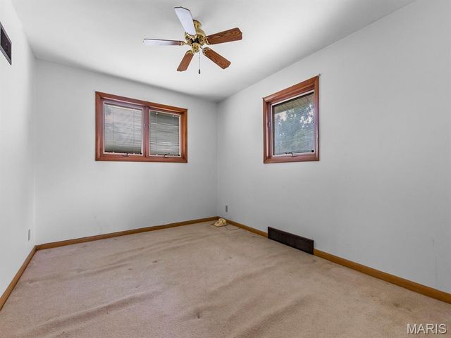 2216 Apple Bud Lane, St Louis, MO 63125