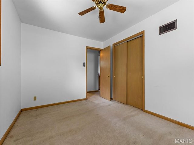 2216 Apple Bud Lane, St Louis, MO 63125