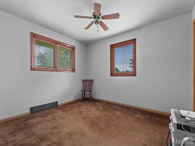 2216 Apple Bud Lane, St Louis, MO 63125