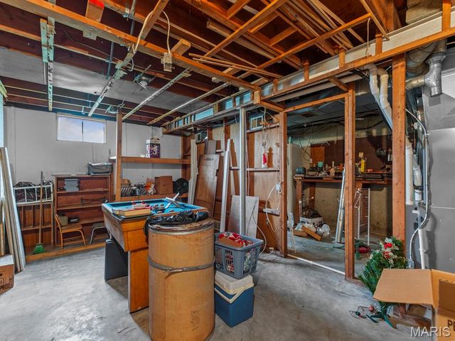 2216 Apple Bud Lane, St Louis, MO 63125