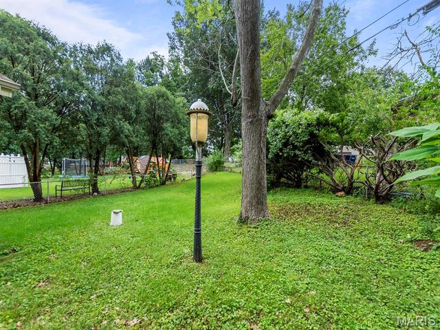 2216 Apple Bud Lane, St Louis, MO 63125