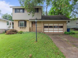 2216 Apple Bud Lane, St Louis, MO 63125