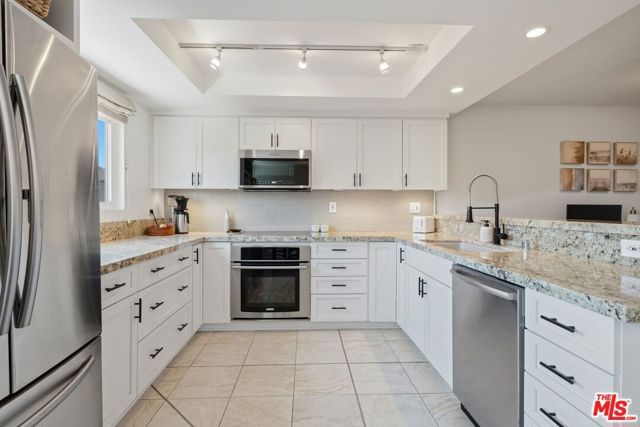 2112 Warfield Avenue 9, Redondo Beach, CA 90278