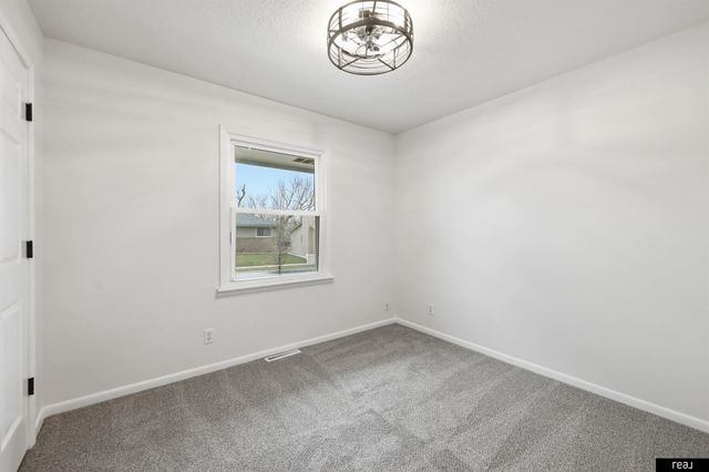 205 Wildwood Drive, Council Bluffs, IA 51503