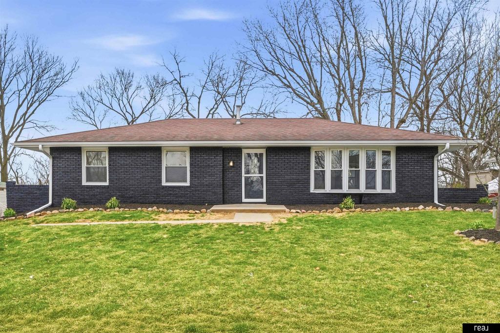 205 Wildwood Drive, Council Bluffs, IA 51503