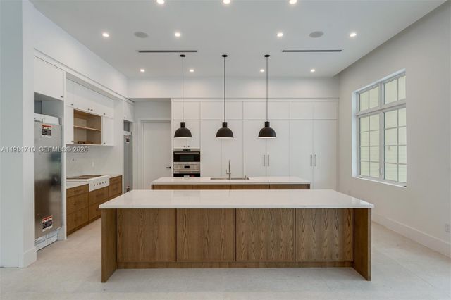 14100 Old Cutler Rd, Palmetto Bay, FL 33158