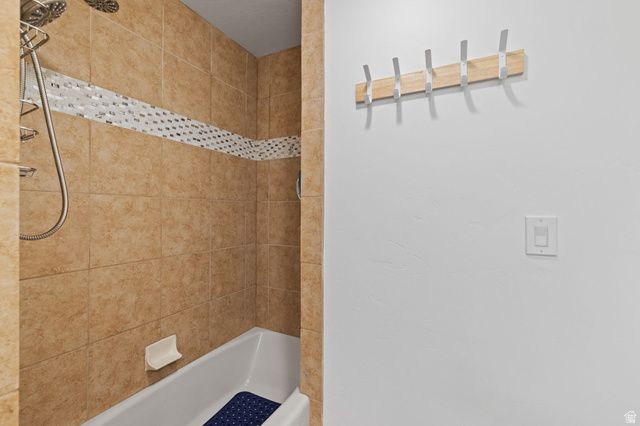 1611 E DEAUVILLE AVE, Murray, UT 84121