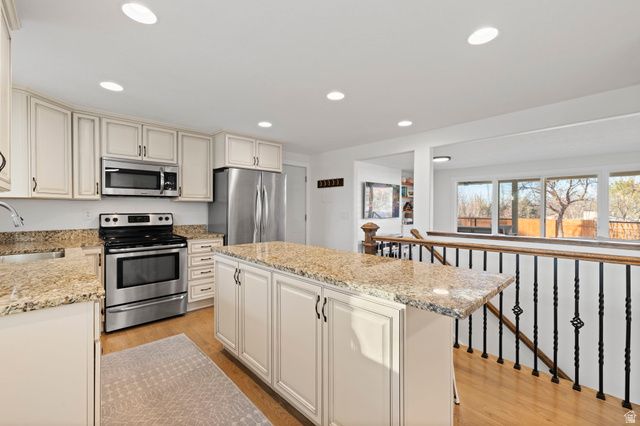 1611 E DEAUVILLE AVE, Murray, UT 84121