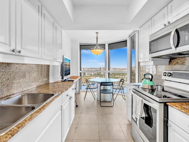 21205 Yacht Club Dr 2605, Aventura, FL 33180