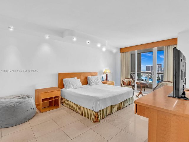 21205 Yacht Club Dr 2605, Aventura, FL 33180