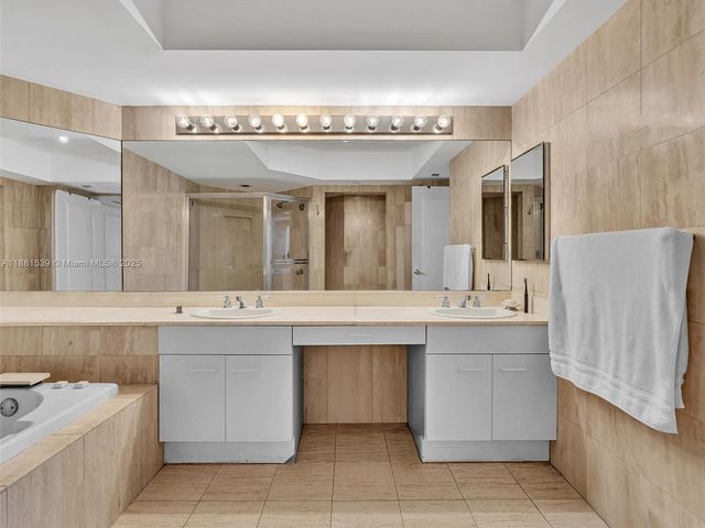 21205 Yacht Club Dr 2605, Aventura, FL 33180