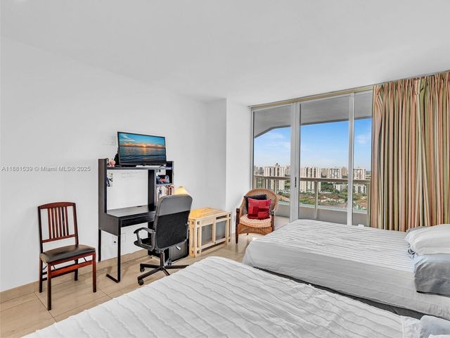 21205 Yacht Club Dr 2605, Aventura, FL 33180