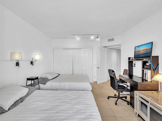 21205 Yacht Club Dr 2605, Aventura, FL 33180